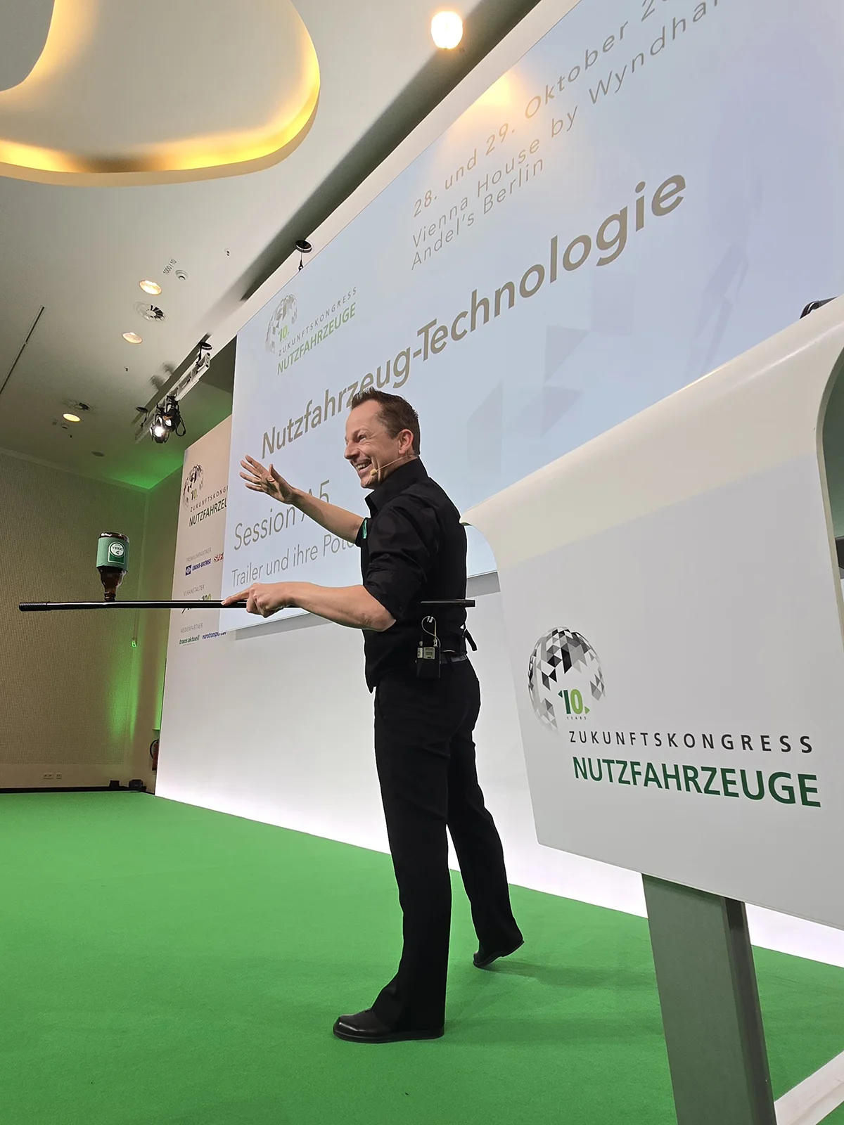 Automobil Fachkongress in Berlin: Moderation & Zaubershow