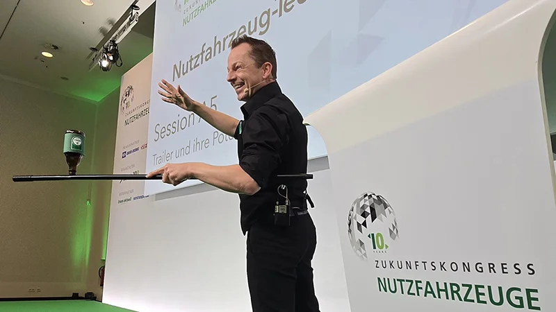 Automobil Fachkongress in Berlin: Moderation & Zaubershow